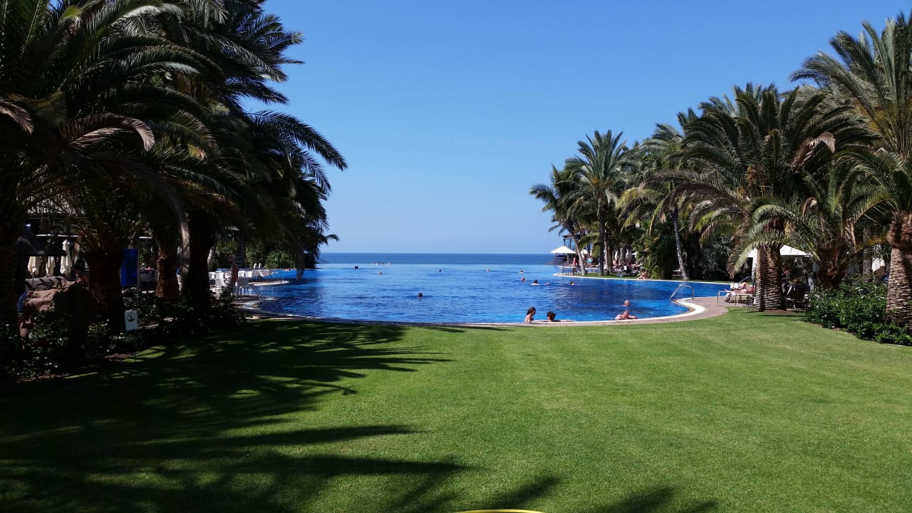Pool mit Blick auf den Atlantik Lopesan Costa Meloneras, Resort & Spa