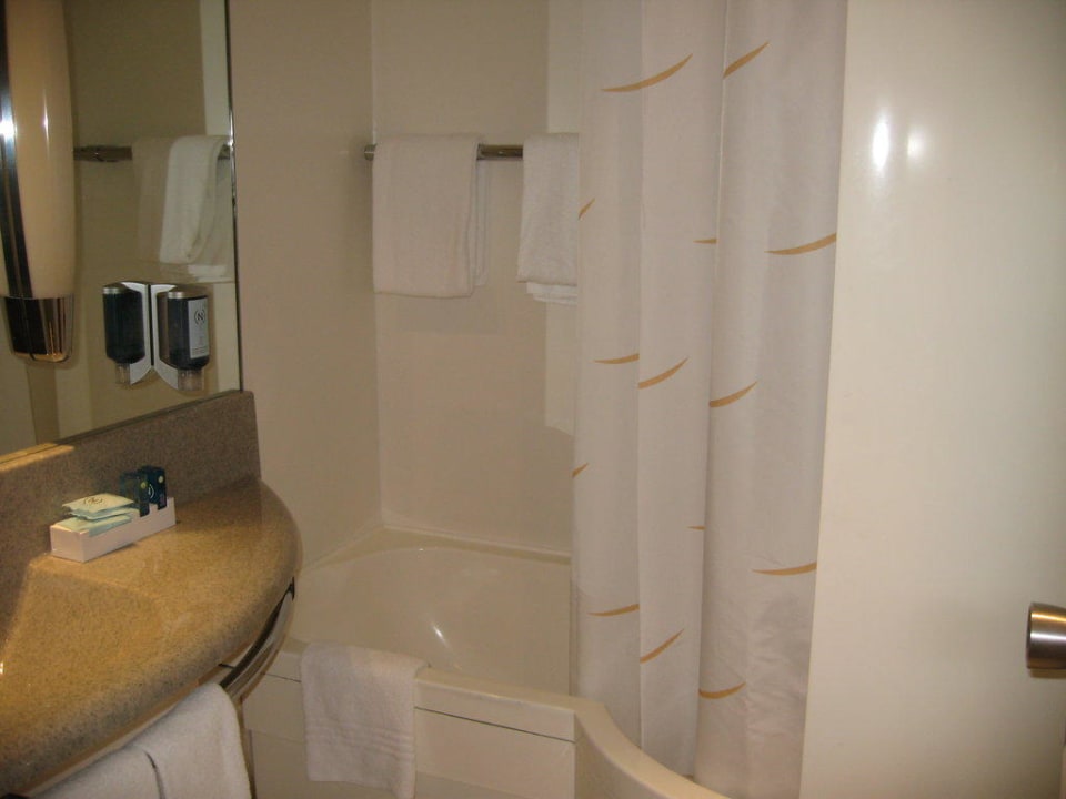 Badezimmer Vienna House Easy by Wyndham Leipzig