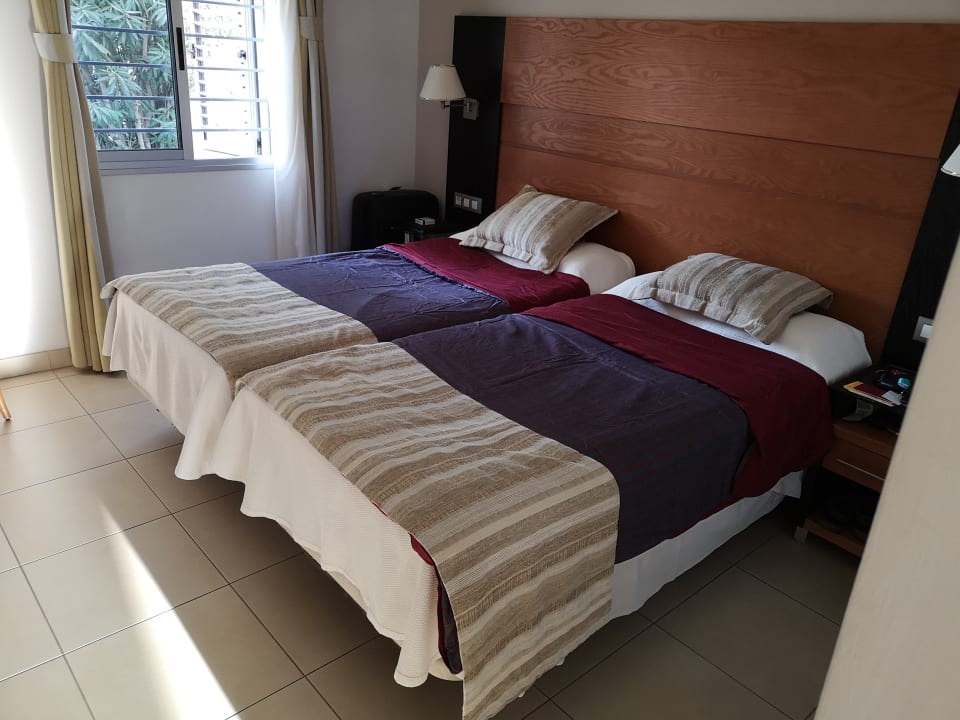 Zimmer HL Miraflor Suites Hotel