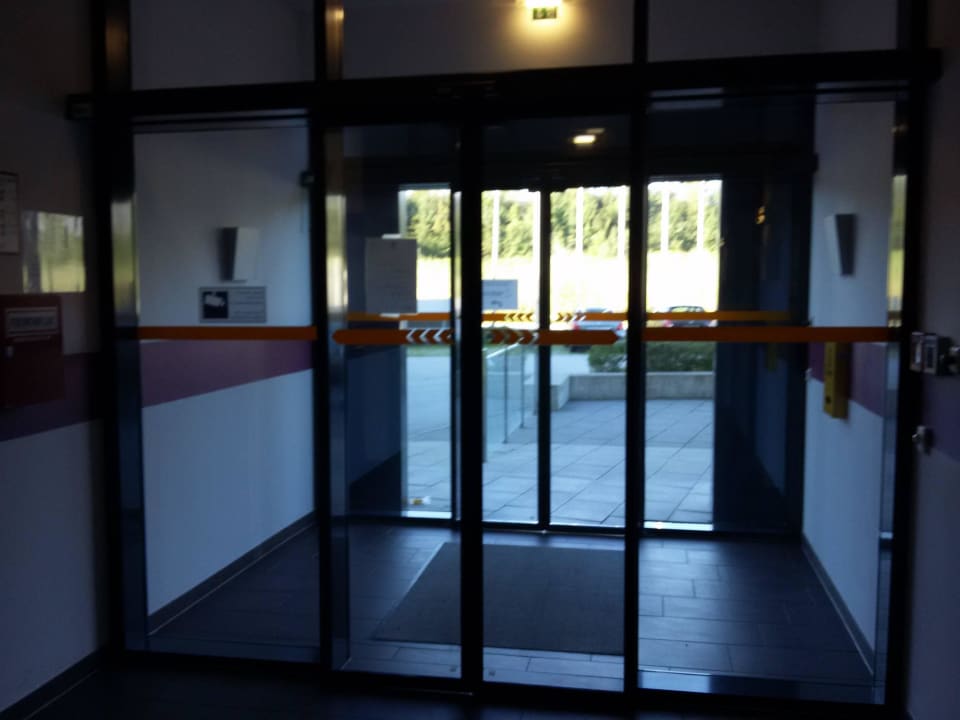 Wyjście z hotelu B&B HOTEL Salzburg-Süd