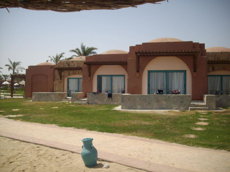 Unser Zimmer vom Strand aus Swisstouch Oriental Resort Marsa Alam