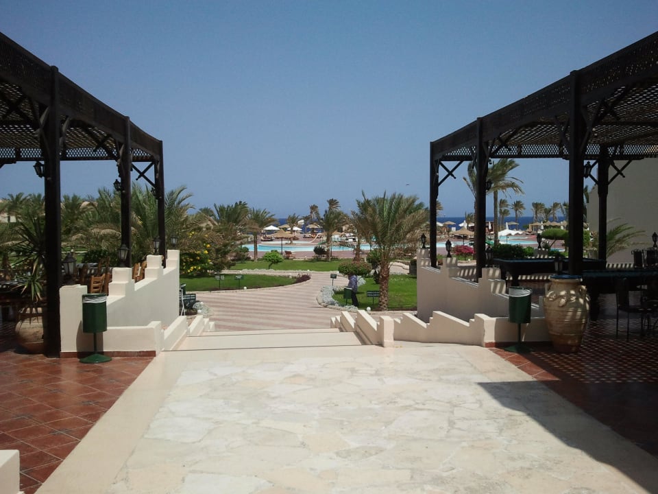 Eingang zur Lobby von der Anlage Three Corners Sea Beach Resort