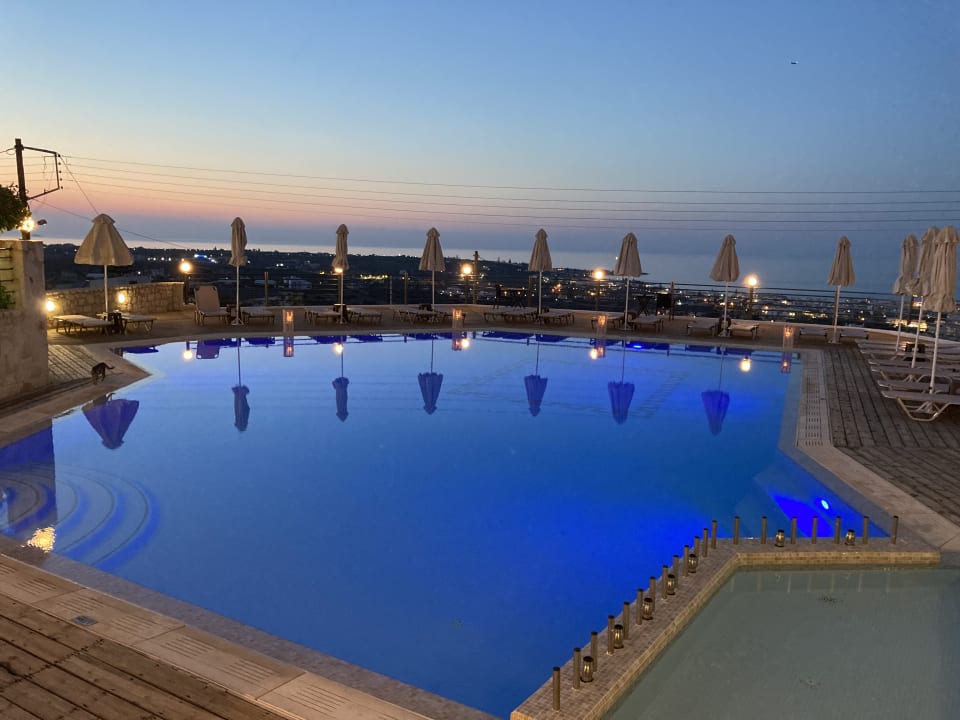 Pool Amazones Village Suites