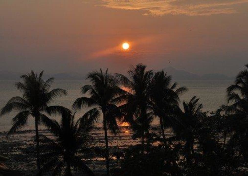 Ausblick Morgens bei Ebbe Hotel Koh Ngai Cliff Beach Resort