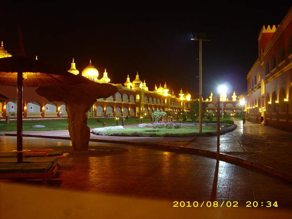 Neubau am Abend Pickalbatros Alf Leila Wa Leila Resort - Neverland Hurghada