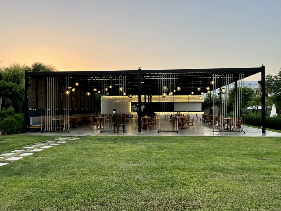 Gastro Crystal Springs Beach Hotel