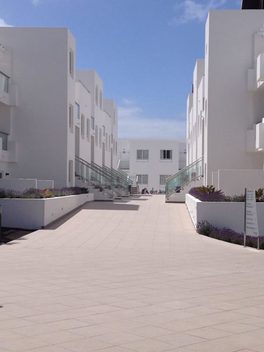 Weg zu einem Teil der Zimmer Sentido Aequora Lanzarote Suite