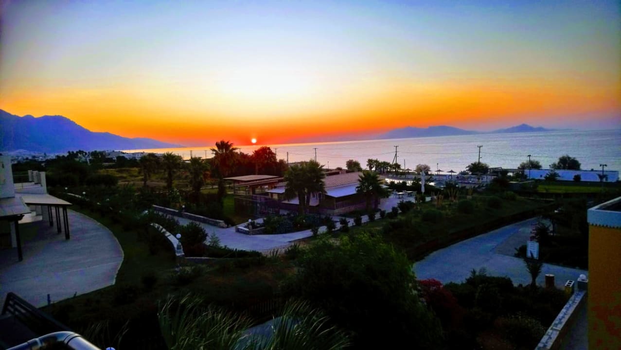 Gartenanlage Grand Blue Beach Hotel