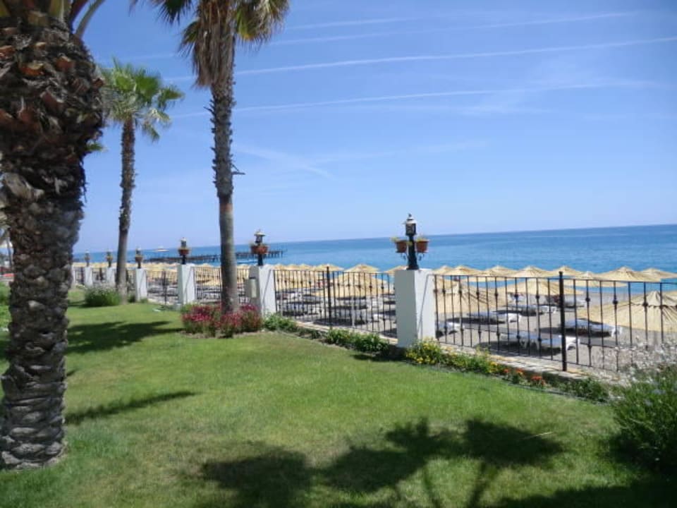 Strand Emelda Sun Club