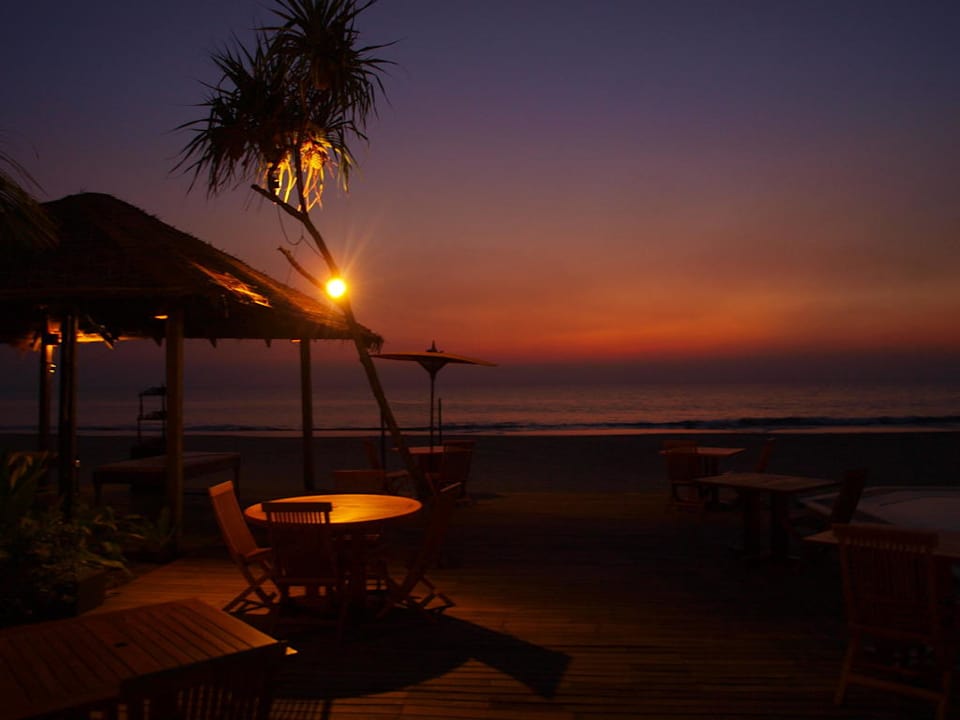 Blick beim Abendessen Hotel Palm Beach Resort