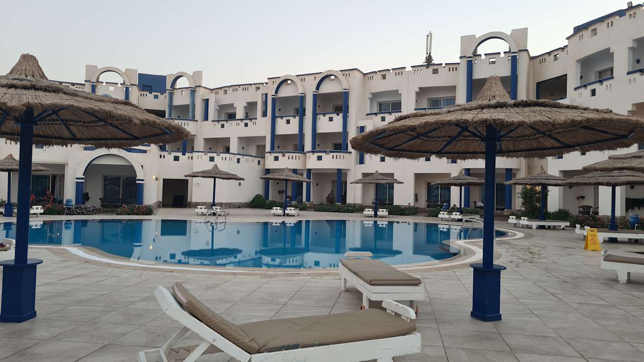 Pool Coral Sun Beach