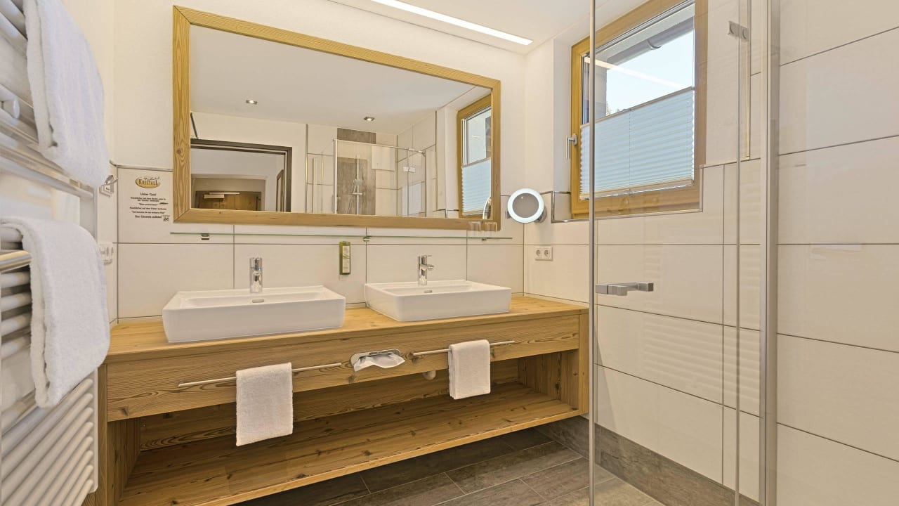 Badezimmer - Familienstudio - Kristall - superior Hotel Kristall