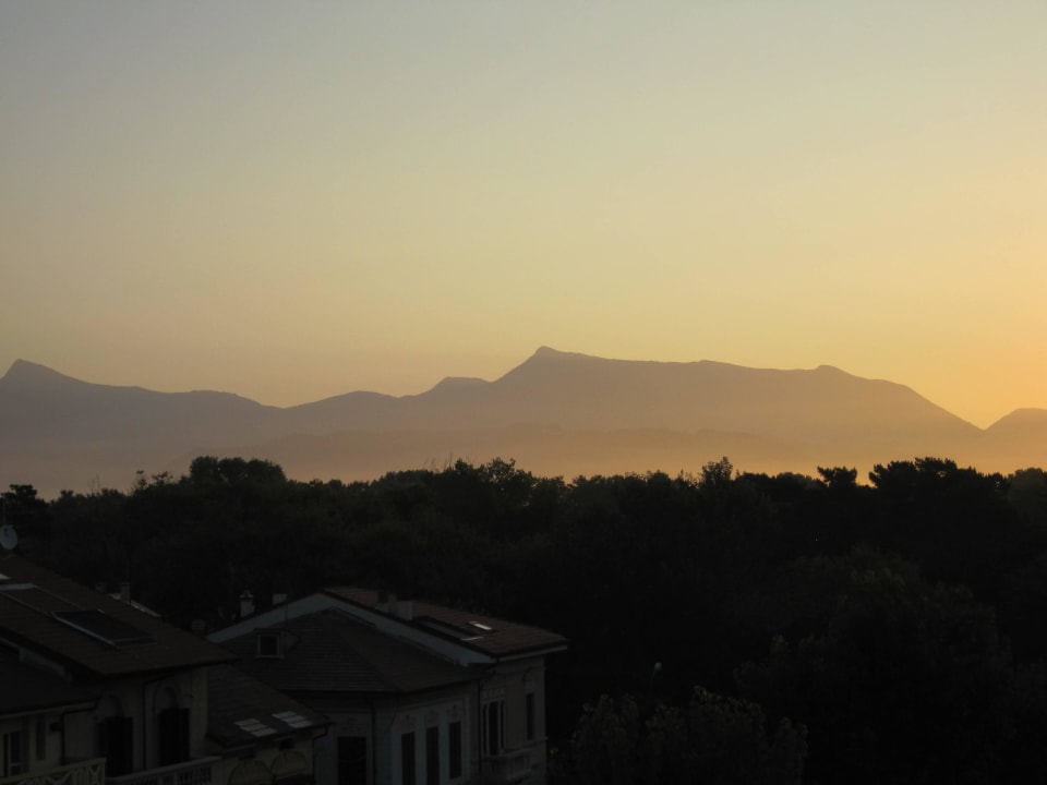 Richtung Berge Grand Hotel Royal