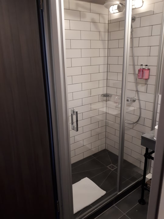 Zimmer MOXY Frankfurt East