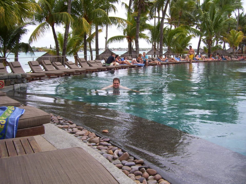 Pool und Liegen Mauricia Beachcomber Resort & Spa