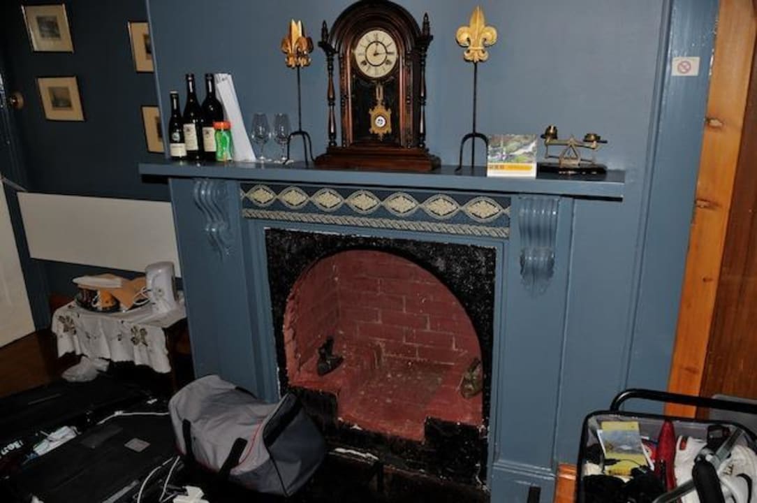 Kamin im Zimmer Quality Inn Edenholme Grange