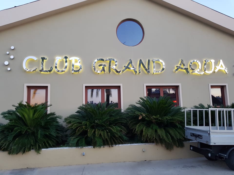 Außenansicht Club Grand Aqua