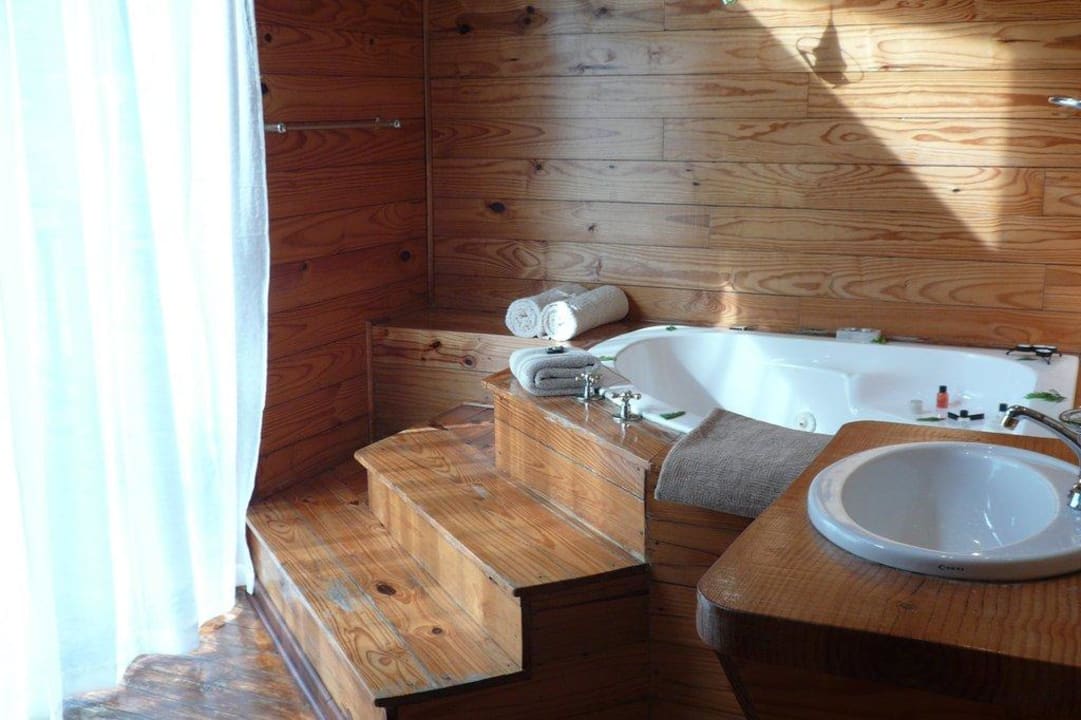 Badezimmer - Chalet Dove - Whirlpool Hotel Misty Mountain Reserve