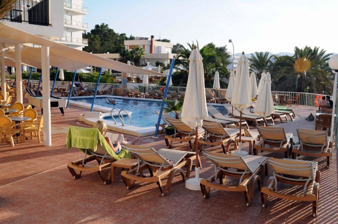 Pool-Anlage Hotel Osiris