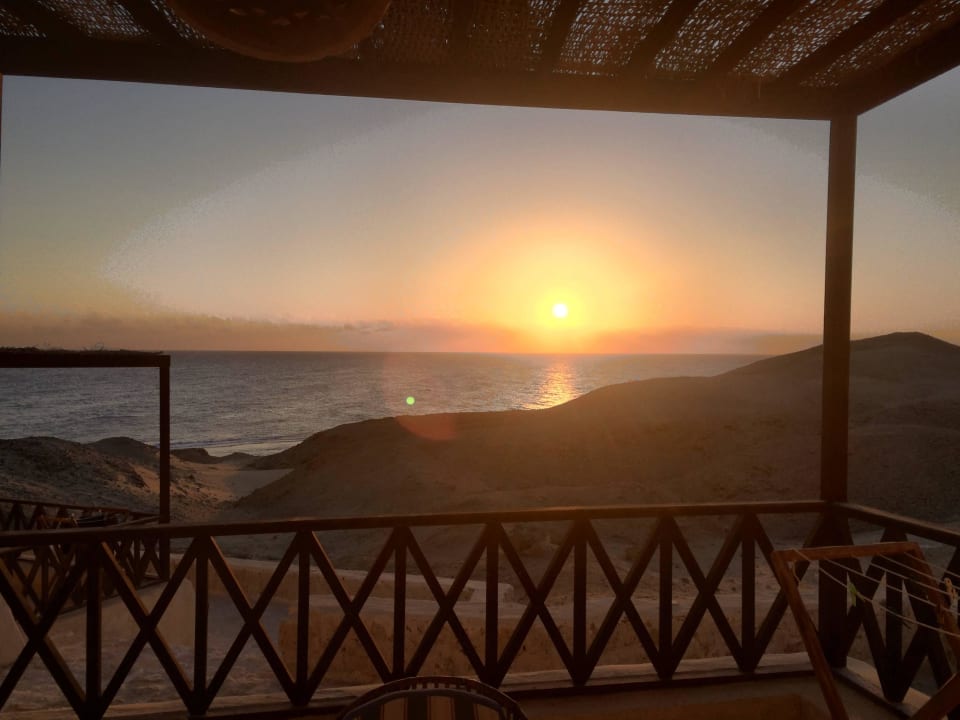 Sonnenaufgang von Zimmer 12 aus The Oasis Dive Resort