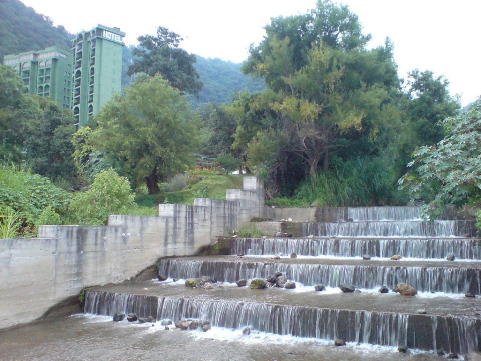 Leerstehendes Nachbarhotel Hotel Atitlan