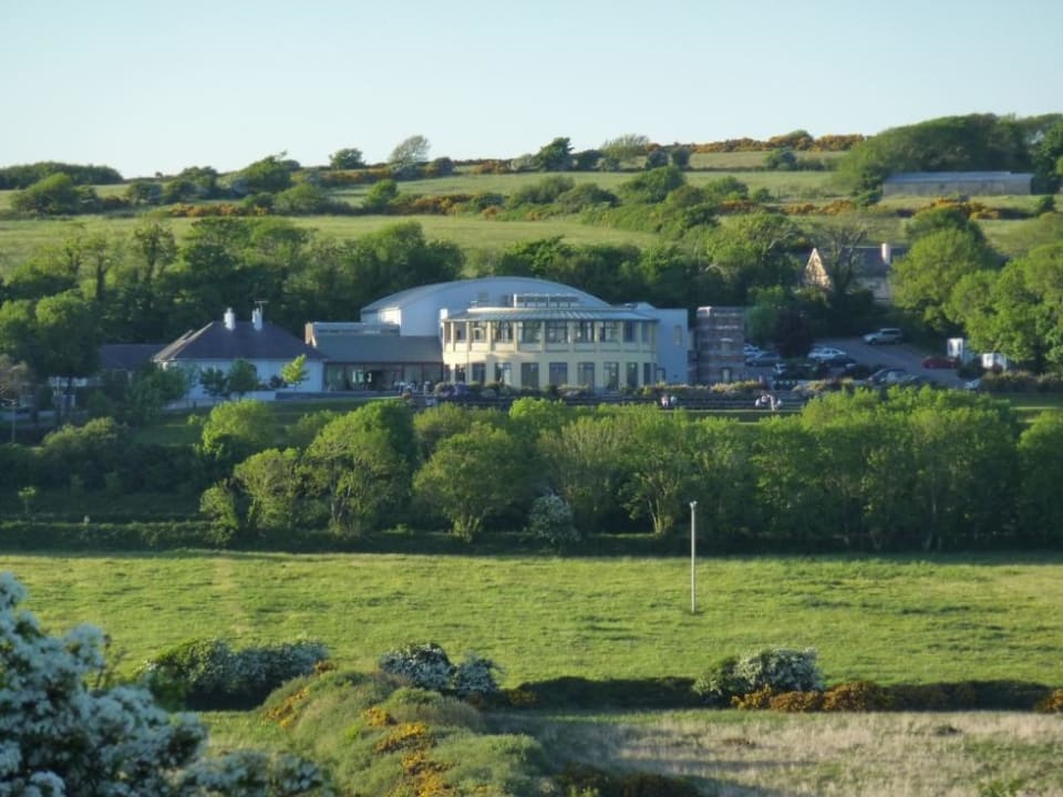 Das Ballyroe vom Hügel gegenüber Hotel Ballyroe Heights