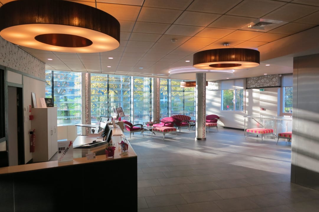 Lobbybereich Hotel Lyon Ouest
