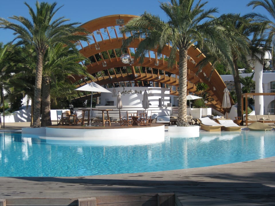 Schöne Poolanlage Destino Pacha Ibiza Resort - Adults only