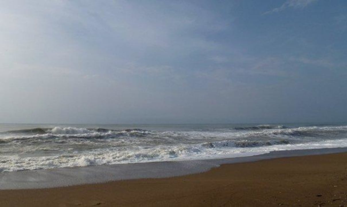 Schöner langer Strand Sherwood Dreams Resort