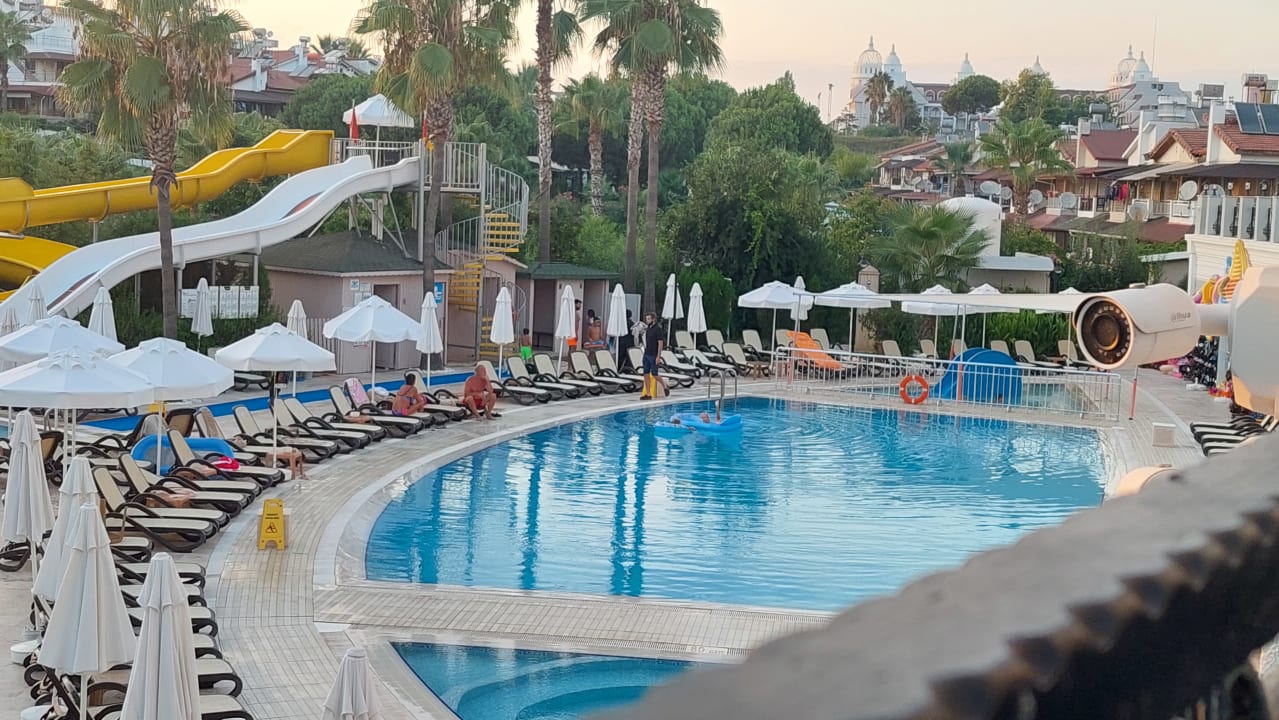 Pool Royal Atlantis Beach Hotel