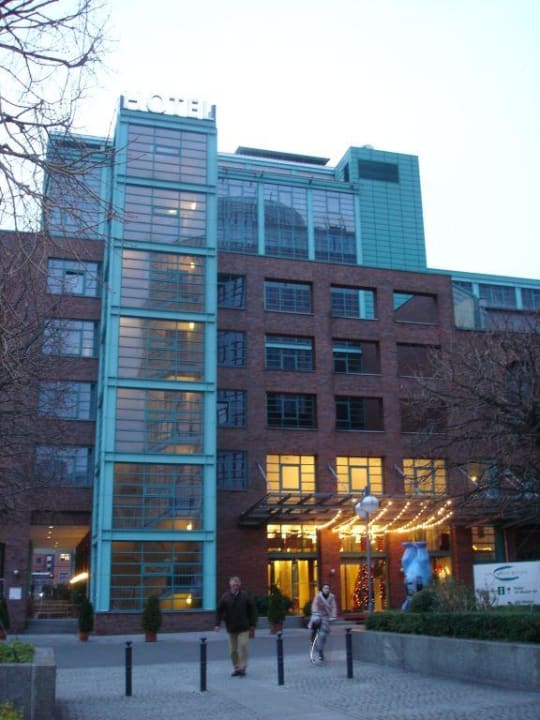 Hoteleingang AMERON Berlin ABION Spreebogen Waterside