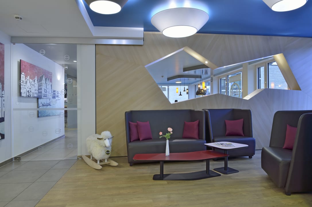 Lobby B&B Hotel Lüneburg