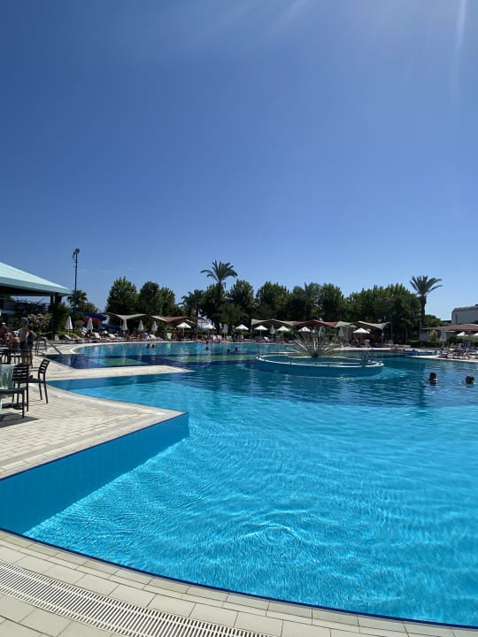 Pool Le Jardin Resort