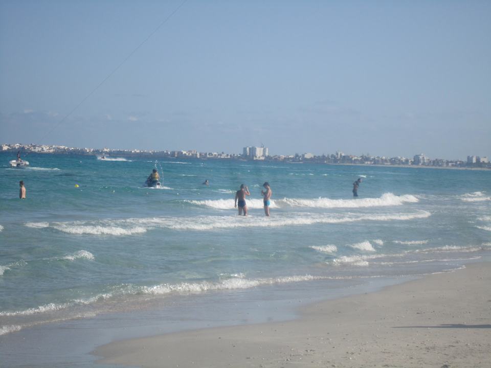 Wasser schön flachabfallend für Kinder ideal Mahdia Beach & Aquapark