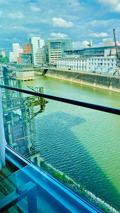 Ausblick Hotel Courtyard by Marriott Düsseldorf Hafen