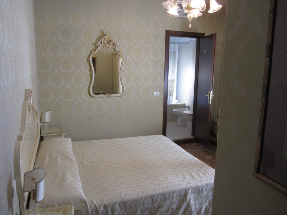 Doppelbett Hotel Palazzo Guardi