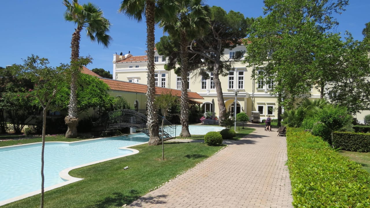 Hauptgebäude mit Lobby und Restaurant Maistra Select Island Hotel Katarina