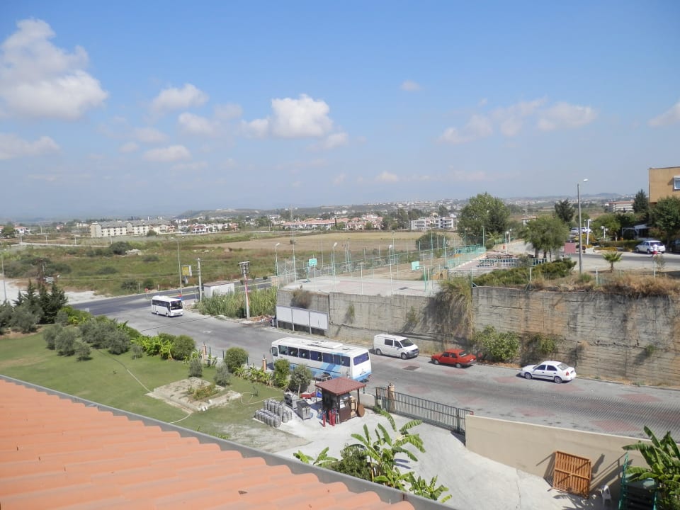 Ausblick zur Stadt hin FUN&SUN Smart Hane Sun Hotel