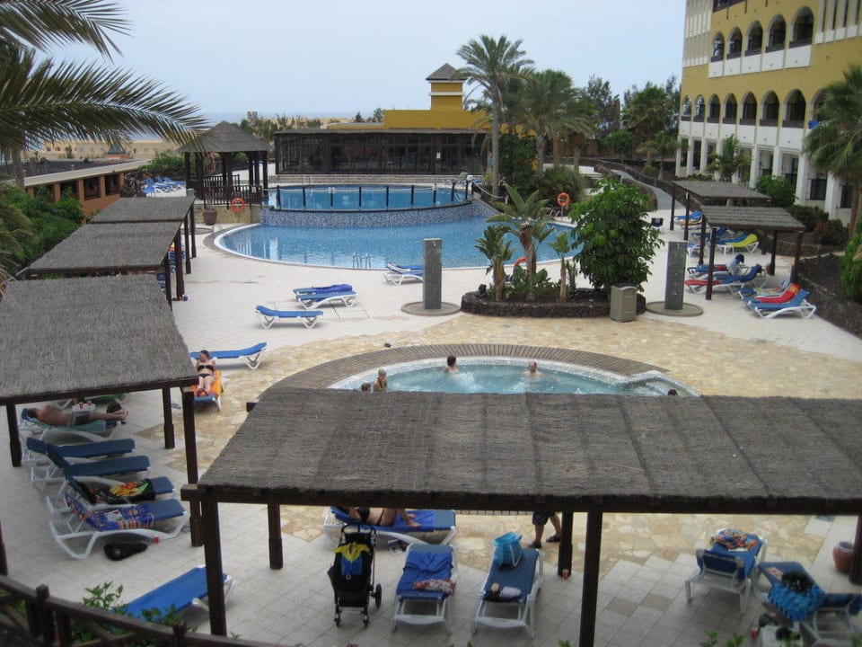 Blick auf den obersten Pool mit Wirlpool Occidental Jandía Playa
