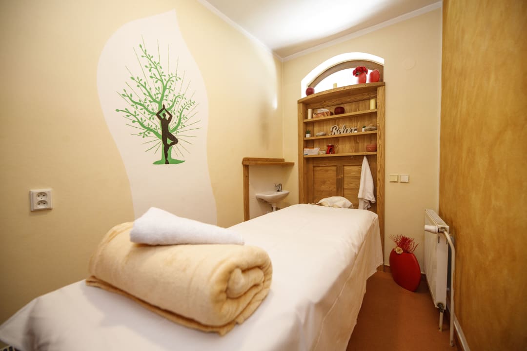 Sport & Freizeit Wellness Pension 7