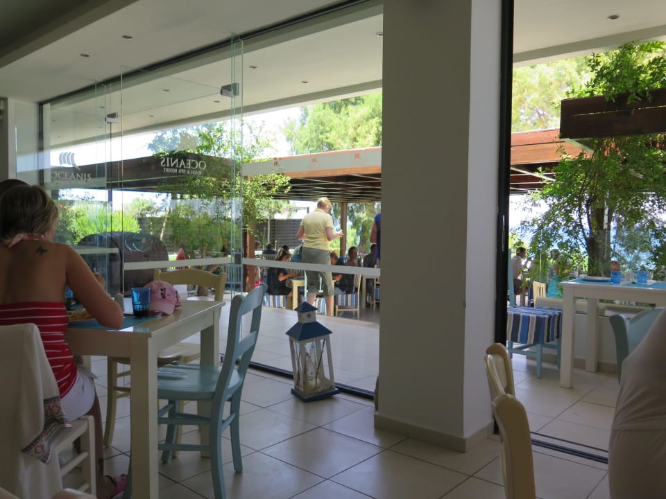 Das Hauptrestaurant für mittags TUI BLUE Oceanis Beach and Spa Resort