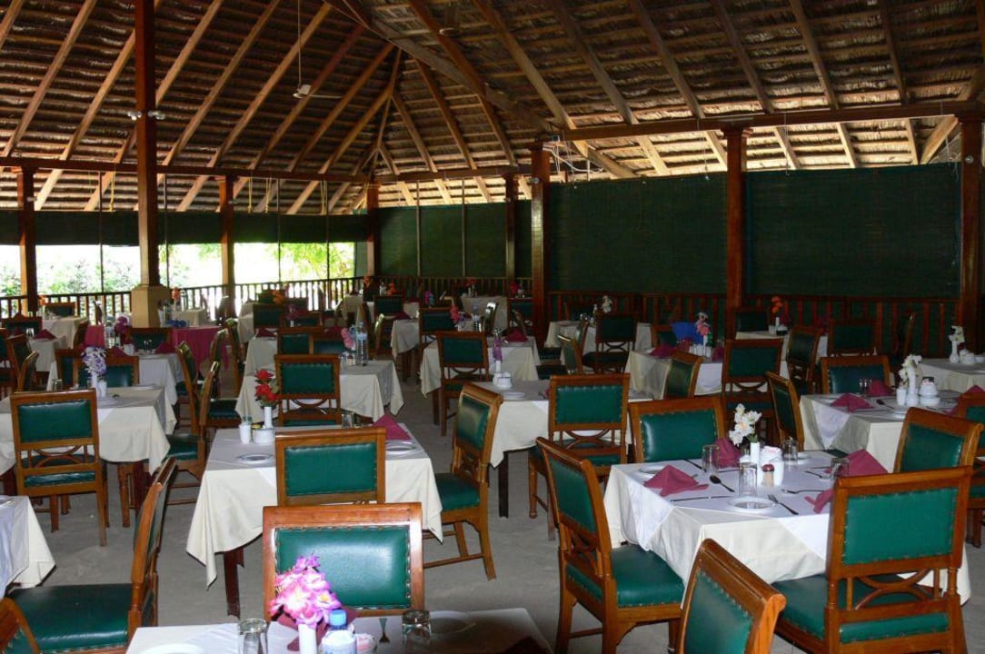 Das offene Restaurant Summer Island Maldives
