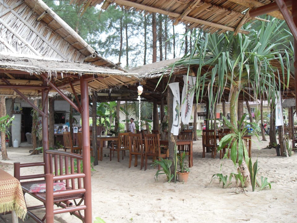 Pranees Restaurant Bungalows Pranee Beach