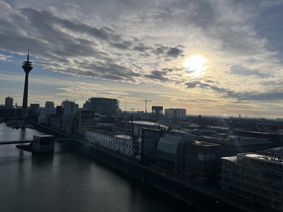 Ausblick INNSiDE by Meliá Düsseldorf Hafen