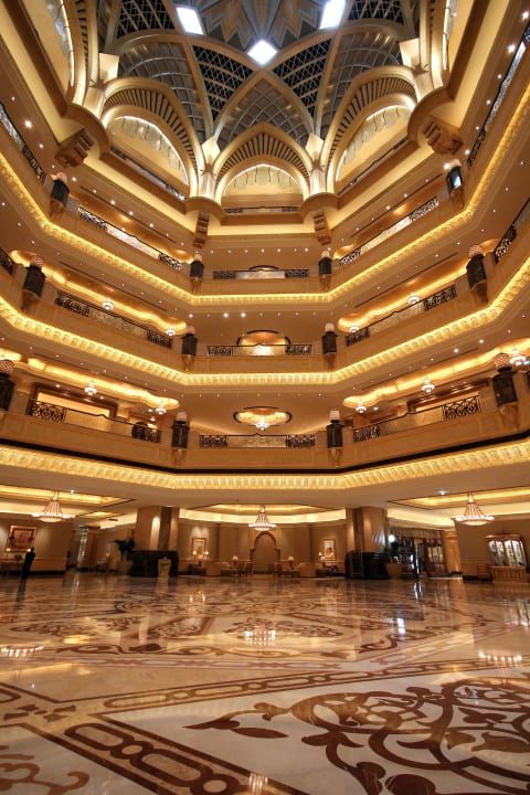 Bereich unter der Kuppel Emirates Palace Mandarin Oriental