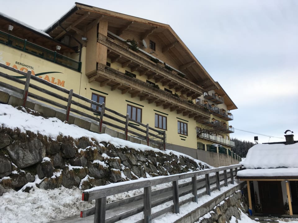 Außenansicht Berghotel Jaga-Alm
