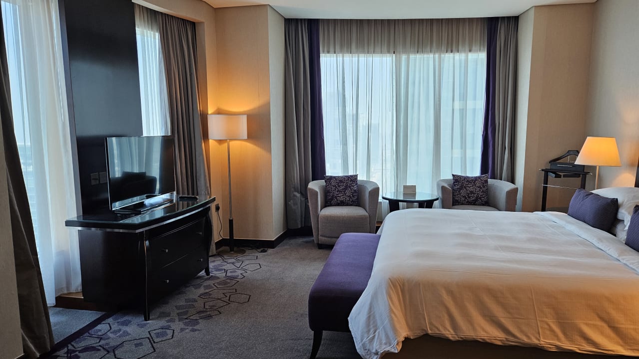 Zimmer Rose Rayhaan by Rotana