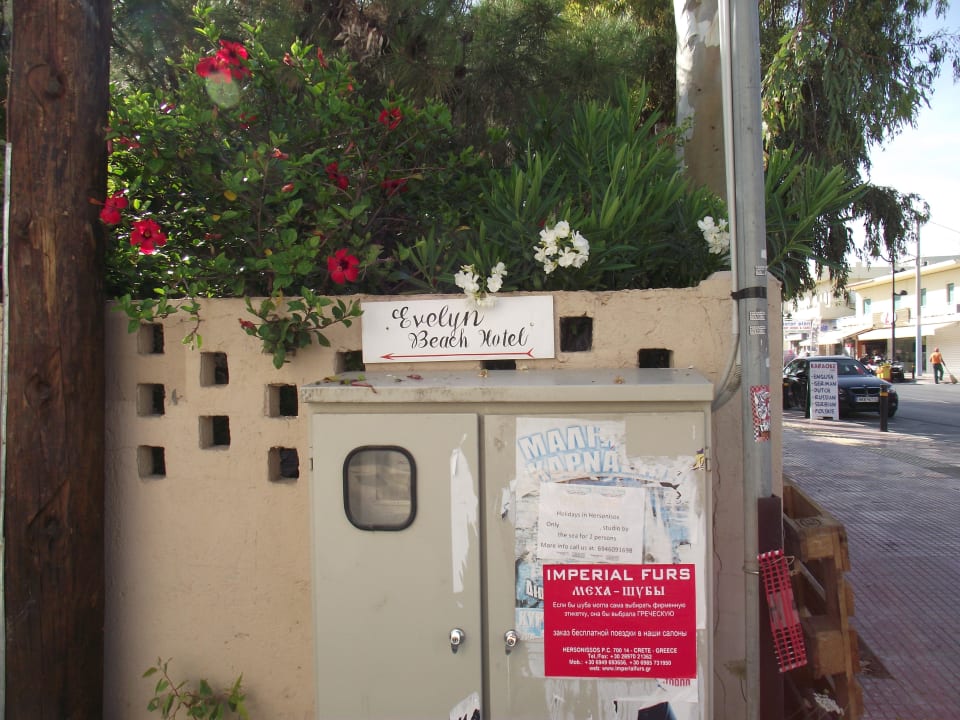 "Wegweiser" Nr. 1 Hotel Evelyn Beach