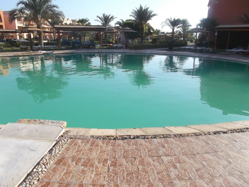 Pool oder Jade-See?!  Titanic Beach Spa & Aqua Park