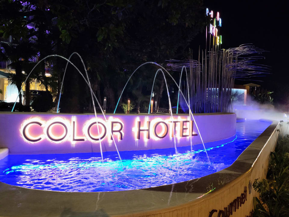 Außenansicht Color Hotel